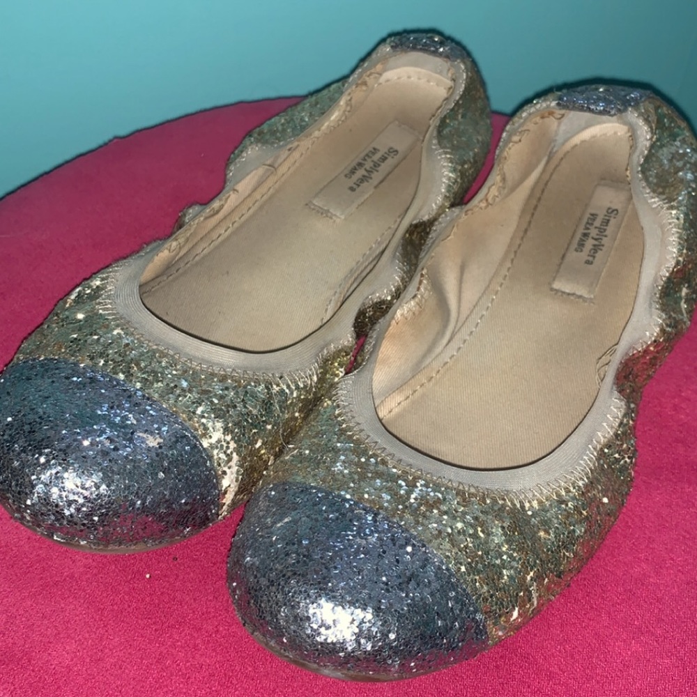 Simply Vera Vera Wang sequins flats size 7!